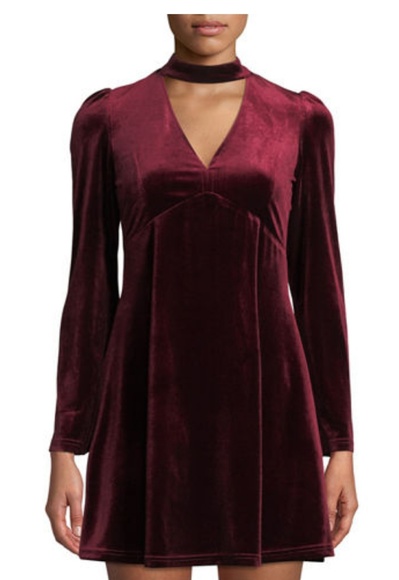 Romeo Juliet Couture Velvet Choker Red 